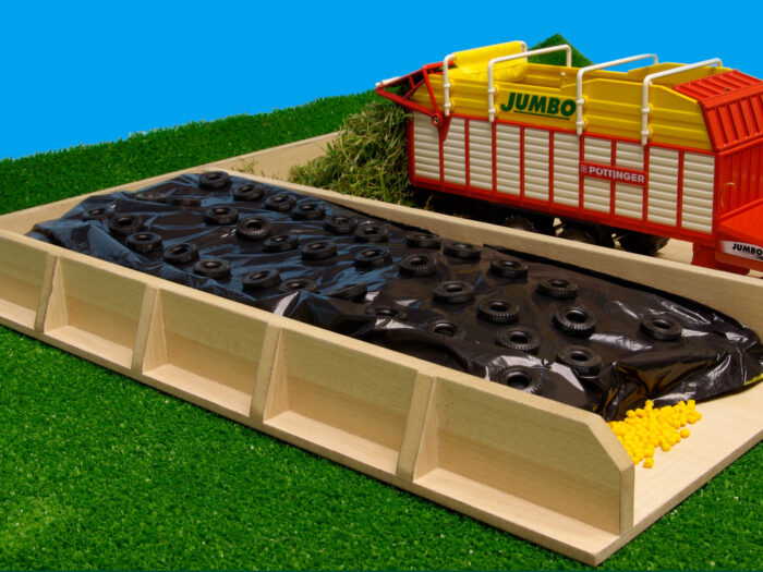 Kids Globe Silo Cover and 50 Tyres - Image 2