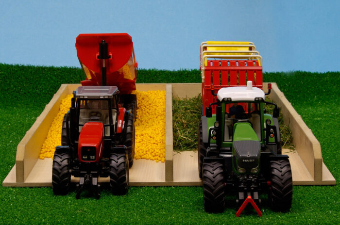 Kids Globe Wooden Silage Pit - Image 2
