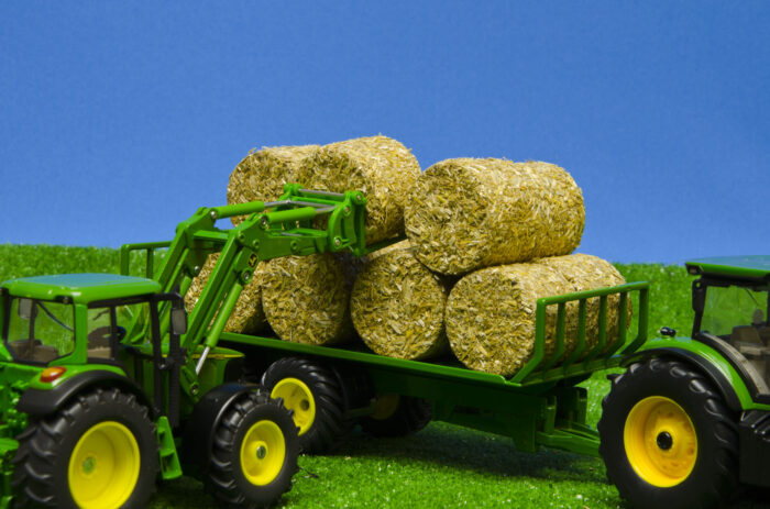 Kids Globe Set of 4 Round Straw Bales - Image 2