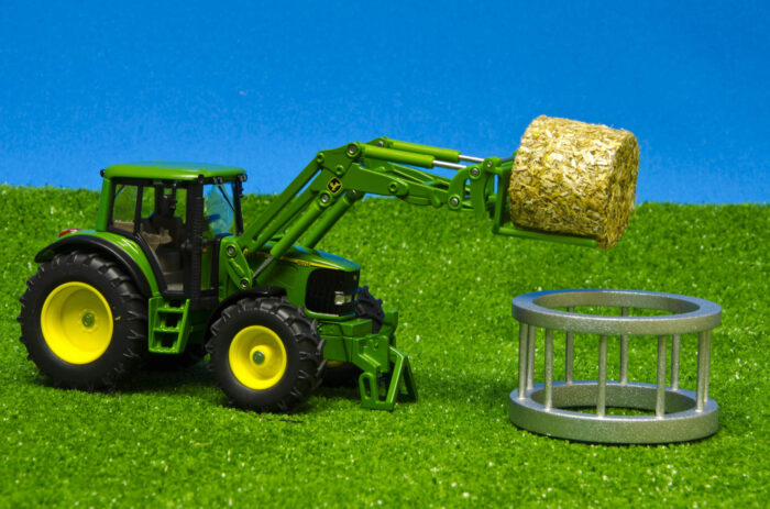 Kids Globe Set of 4 Round Straw Bales - Image 3