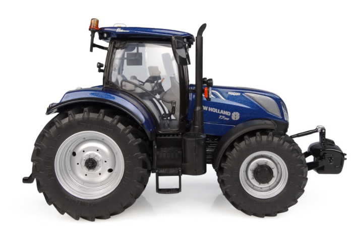 Universal Hobbies 1:32 Scale New Holland T7.210 Bl